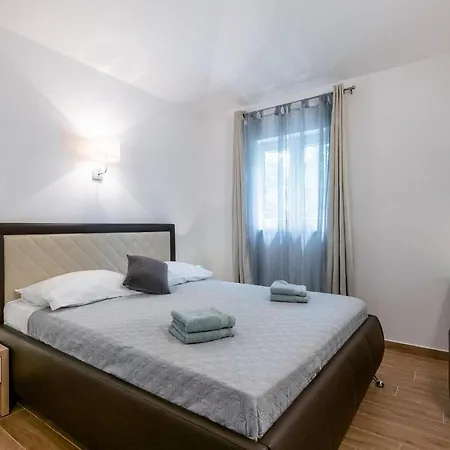 Villa Holiday فندق