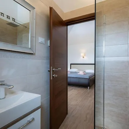 Hotel Villa Holiday 4*