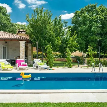 Villa Holiday 4*