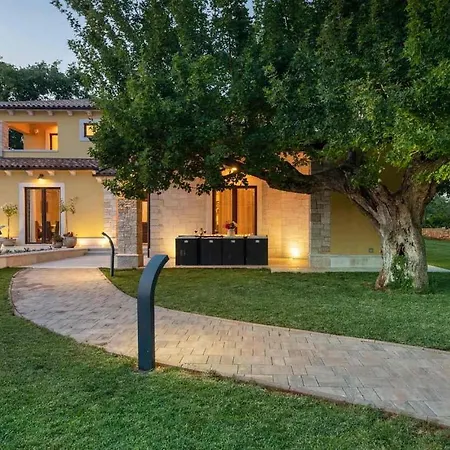 Hotel Villa Holiday