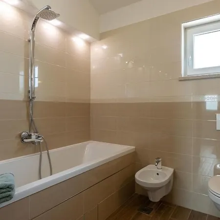 Villa Holiday Hotel 4*