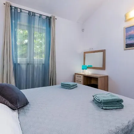 Villa Holiday Hotel 4*