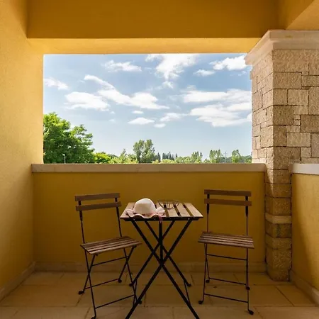 Villa Holiday فندق 4*