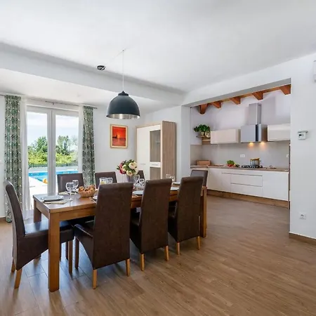Hotel Villa Holiday Svetvincenat